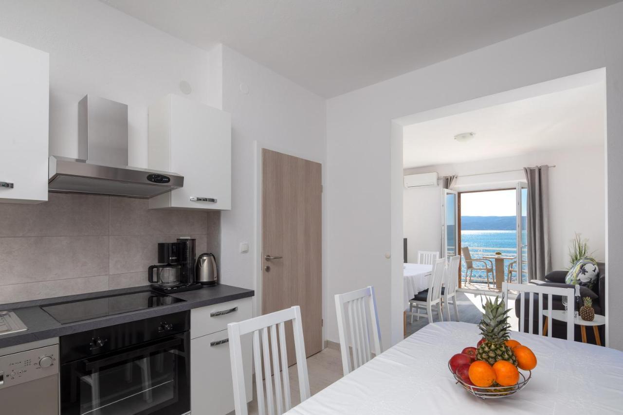 Apartments 20 Meters From The Beach Jesenice  Exteriér fotografie